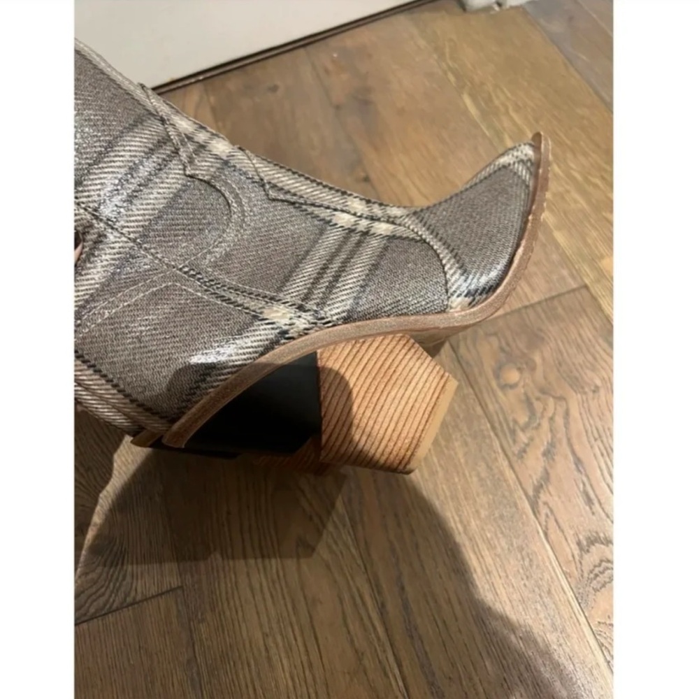 Fendi Women's Plaid Leather Cowboy Boots - Black and Brown - Picture 4 of 7
